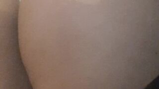 DANDOLE UN MASAJE A MI'MIGA