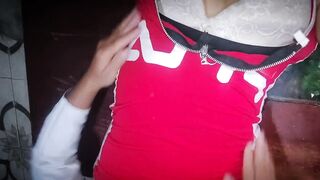 Modelo porno llama a su doctor para que le revise su pussy