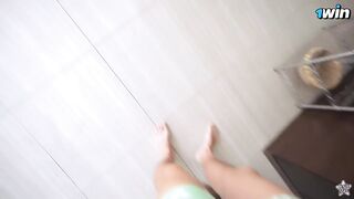 OMG! MY LARGE BUTT STEPMOM LET ME GIVE HER A BIGGEST FACIAL