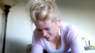 Hotwife Blond oral enjoyment