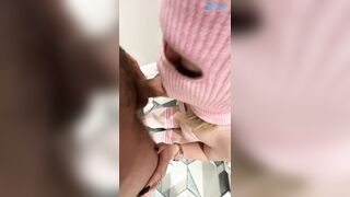 Она сделала глубокий горловой слоновый минет моему большому члену, а я кончил ей на лицо