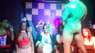 STRIPER SCORPION CALLS 6 MARRIED HOTTIES TO GO UP ON STAGE AND SCREW WITH HIM,