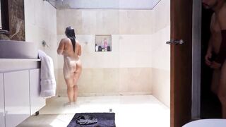 Shower Surprise: Roommate Invades & Bangs Bellattrix Juicy Vagina