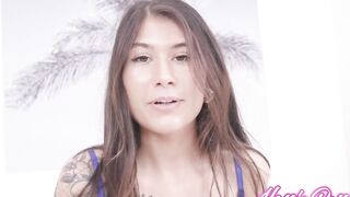 Charlotte Mae vs brickzilla