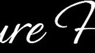 Ali Allure photo play