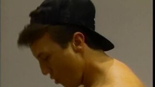 2 milfs take the same weenie