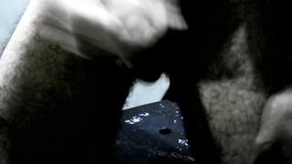 Este mundo es vacio pero el autoplacer me aleja de algo peor, yo mismo y me alejo del mundo distante