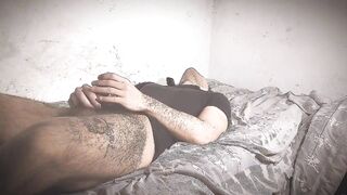 Buscando en mente mi librería de pictures de modelos para hacer mi performance artistica con mi pincel