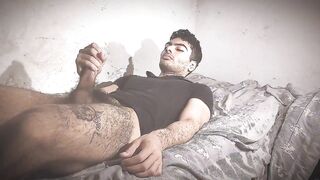 Buscando en mente mi librería de pictures de modelos para hacer mi performance artistica con mi pincel