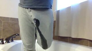Pissing in advance of showing