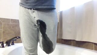 Pissing in advance of showing