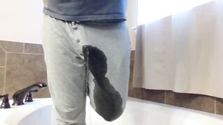 Pissing in advance of showing