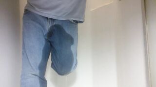 Pissing Jeans running from the garden