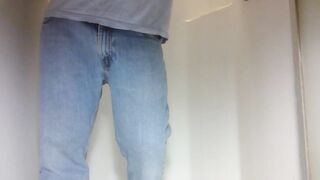 Pissing Jeans running from the garden