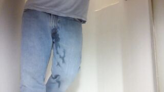 Pissing Jeans running from the garden