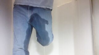 Pissing Jeans running from the garden
