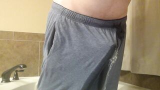 Final pissing in the tub of the night