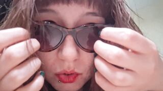 U’re Not Willing for Those Juicy Noises