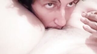 que rico me MAMAN LA CHUCHA.... mamada AMATEUR en CUARENTENA