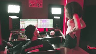 FRECKLEMONADE CUNT POPS ON THE REGULAR