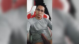 Streamer masturbandose despues de transmitir en vivo