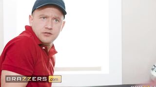 Pizza Stud Tipped With A Stuck Butt Maddy May / Brazzers/ Come into XVPROMO on official web resource for discount