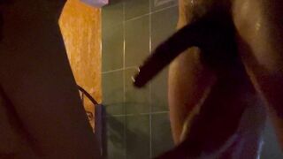 Sex in the jacuzzi, that babe likes it hard