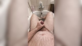 Consummate ending to a relaxing bathroom ????????