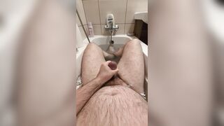 Consummate ending to a relaxing bathroom ????????