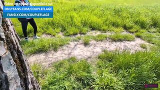 Pompino rischioso all'aperto a un guardone sconosciuto