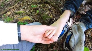 Take off Allies shoes and socks