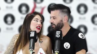 Sara Golden-haired in the spicy room of the Argentine ELO PODCAST - FULL INTERVIEW