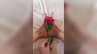 giantess worships her feet, hawt fondle to get excited