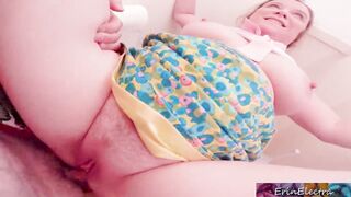 Stepsiblings try-out the anal loophole in the washroom