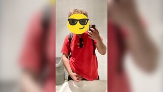 Jacking off in Parking lot baths in Antwerp