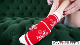 Xmas Foot Tease With Paris White