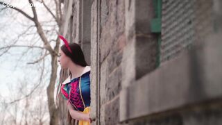 Hazel Moore as Snow White Cums and Squirts on The Heartless Queen Bianca Beauchamp - Snow White Porn Cosplay Parody