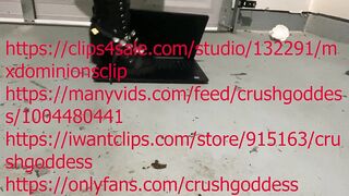 laptop crush in hot boots