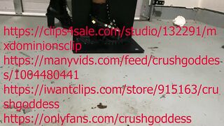 laptop crush in hot boots