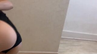 Glamorous wench showing her titties????