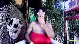 I spit on My melons whilst I see u jack off your dong