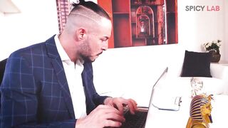 Spicy Worker - Italian Porn Scout with hawt Julia North