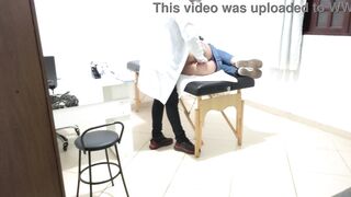 Gynecologist performs rectal exam with his fingers in her booty.