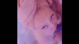 HOT SUB SMOKIN' AND SUCKING SCHLONG