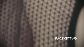I wanna sit on your face and have u lick my snatch! Facesitting POV