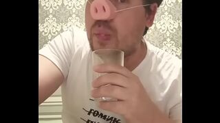 This Russian homo has a addiction: this chab likes the smack of new cum in his throat!