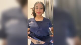 Compañera lets herself be screwed in the Bodeguita