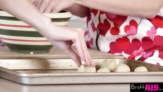 Take a wonderful look at what u will at no time have. U can not have us or a cookie! S17 E4