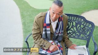 Brazzers - Chong Flashes His Knob At The Park & Black Mystique Becomes Concupiscent When That babe Looks At It