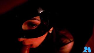 MY GIRLFRIEND ACTUALLY KNOWS HOW TO SUCK A SHLONG